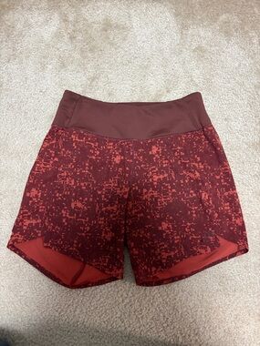 Brooks Chaser 7” - size xs